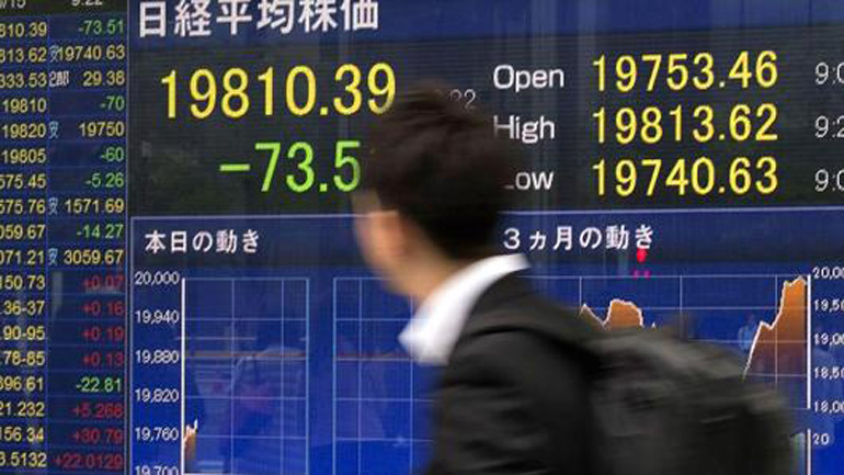 Πέφτουν οι τιμές του πετρελαίου στις ασιατικές αγορές