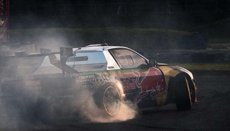 Πολύ... καμένο λάστιχο θα απολαύσουν οι θεατές το Σαββατοκύριακο!