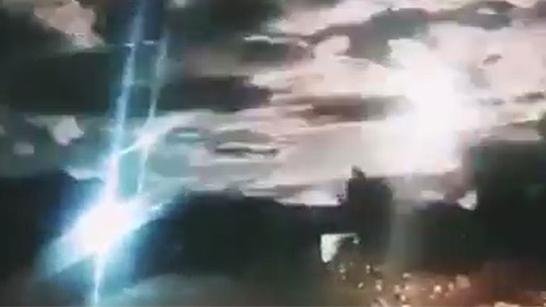 Απίστευτα βίντεο: Μετεωρίτης στον νυχτερινό ουρανό της Κίνας