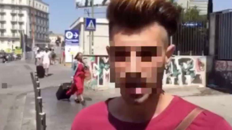 Ιταλία: Γονείς θα καταβάλλουν μηνιαία διατροφή στον 18χρονο γιό τους που έδιωξαν από το σπίτι επειδή είναι ομοφυλόφιλος