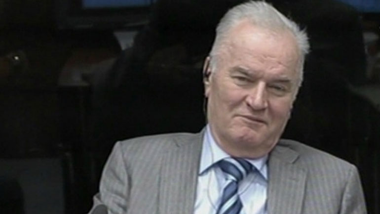 Σερβία: Το Βελιγράδι παρέχει εγγυήσεις στο δικαστήριο της Χάγης για την προσωρινή αποφυλάκιση του Ράτκο Μλάντιτς