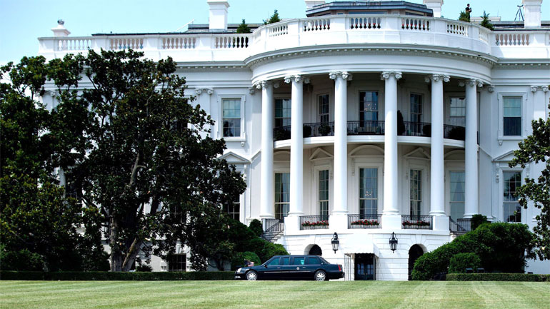 «Ο Λευκός Οίκος… παιδικός σταθμός;» – Η λεκτική αντιπάραθεση μεταξύ του Τραμπ κι ενός γερουσιαστή