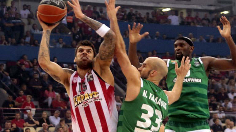 Όλα τα φώτα στο πρώτο ντέρμπι «αιωνίων»