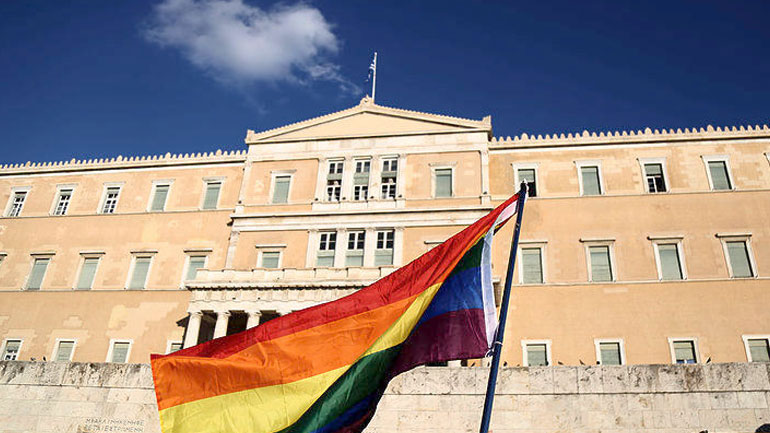 Για «ιστορική μέρα» κάνει λόγο η ΛΟΑΤΚΙ κοινότητα, αν και το νομοσχέδιο δεν καλύπτει όλες τις κατηγορίες των μελών της