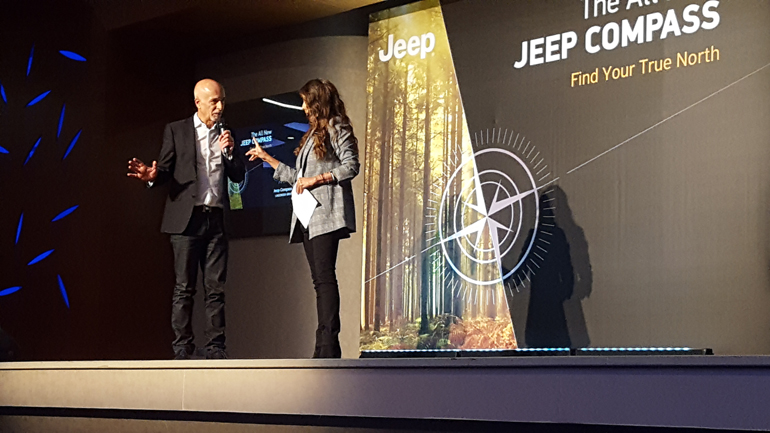 O γενικός διευθυντής της Jeep Ανδρέας Σουλουτζιδάκης τα... λέει με την Πόπη Τσαπανίδου
