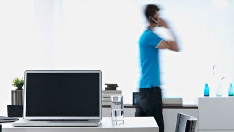 Δείτε γιατί βαδίζουμε ασυναίσθητα πέρα-δώθε όταν μιλάμε στο τηλέφωνο! Δείτε γιατί βαδίζουμε ασυναίσθητα πέρα-δώθε όταν μιλάμε στο τηλέφωνο!