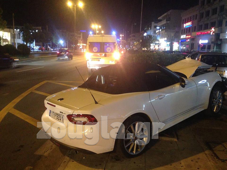 Ευτυχός ο οδηγός δεν τραυματίστηκε σοβαρά...