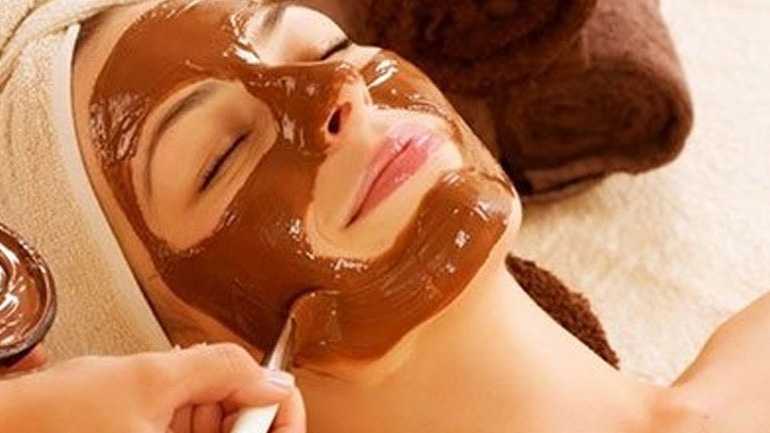 Η beauty editor του govastileto.gr προτείνει για το φθινόπωρο σοκολατοθεραπεία στο σπίτι!