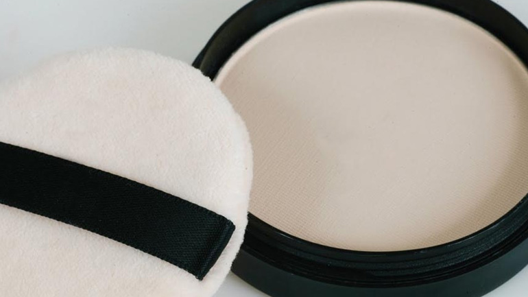 Τέτα Καμπουρέλη: Έτσι φτιάχνω τη δική μου πούδρα…