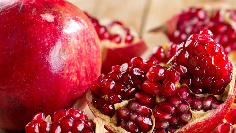 Για ποιους λόγους πρέπει να βάλουμε το ρόδι στη διατροφή μας;