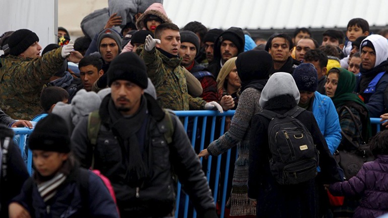 Γερμανία: Παρατείνονται έως το Μάιο του 2018 οι συνοριακοί έλεγχοι για τους μετανάστες