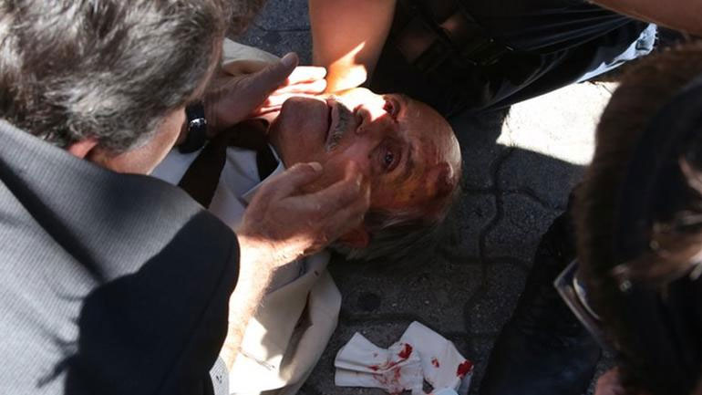 Άνδρας των ΜΑΤ προκάλεσε την πτώση ηλικιωμένου από σκάλα στην Ευελπίδων