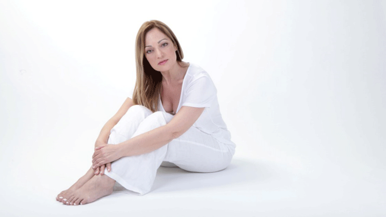 Η Ελένη Καρακάση στη Μουσική Σκηνή Σφίγγα