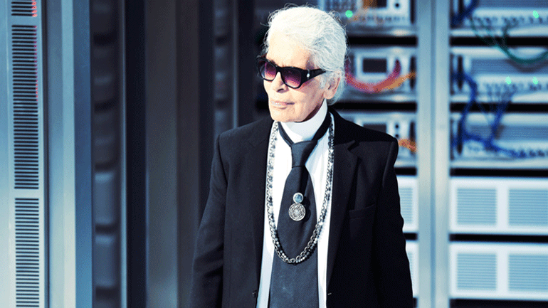 Ο Κ. Λάγκερφελντ επικρίνει την Ά.  Μέρκελ σε γελοιογραφία, στην οποία την παρουσιάζει μαζί με τον Α. Χίτλερ