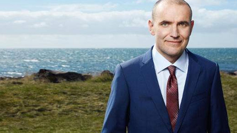 Ατύχημα για τον πρόεδρο της  Ισλανδίας – Έσπασε τη μύτη του ένω έκανε μπάνιο