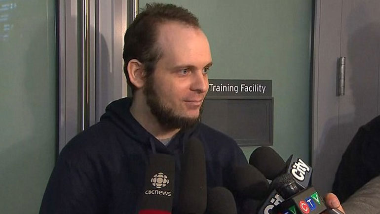 Ο Καναδός που κρατούνταν από τους Ταλιμπάν στο Αφγανιστάν καταγγέλλει τη δολοφονία του παιδιού του