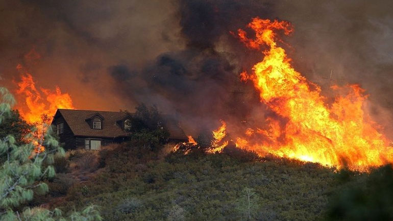 ΗΠΑ: Τουλάχιστον 38 νεκροί από τις πυρκαγιές στην Καλιφόρνια