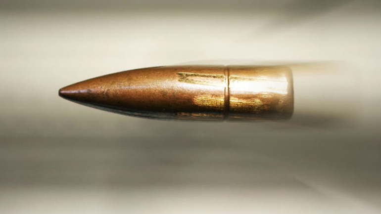 Στο νοσοκομείο 26χρονος από «αδέσποτη» σφαίρα