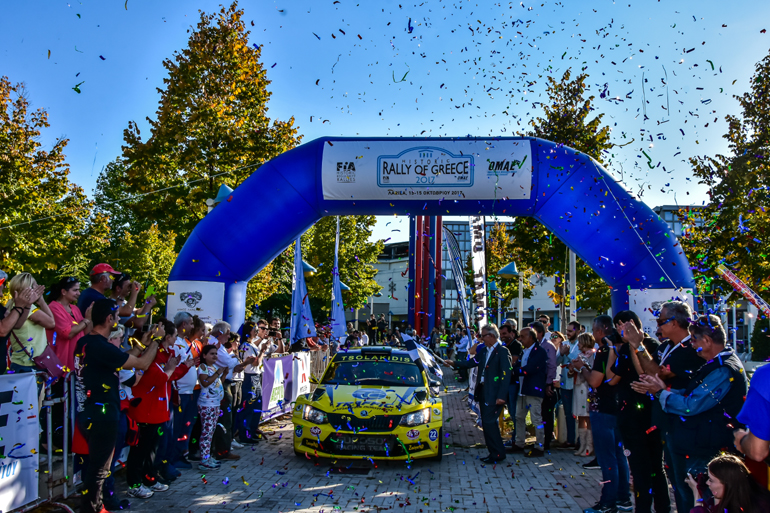 Η Skoda Fabia R5 τερματίζει και στη ράμπα γίνεται... χαμός!