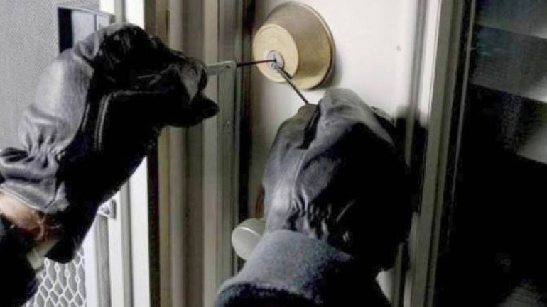 Συνελήφθησαν δύο μέλη σπείρας που διέπραττε κλοπές από οικίες σε περιοχές της Βορειοανατολικής Αττικής