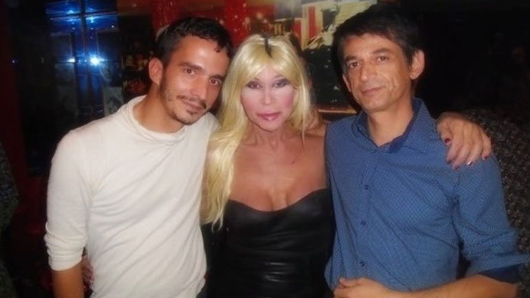 Το «πολιτικό μήνυμα» Νίκου Καρανίκα στις τρανσέξουαλ