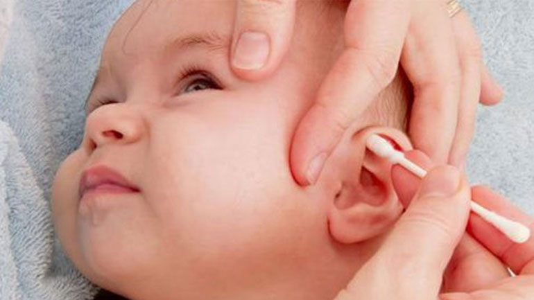 Πώς να καθαρίζετε τα αφτιά του μωρού σας;