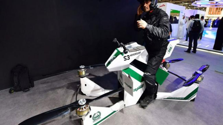 Εικόνες από το μέλλον: Οι αστυνομικοί στο Ντουμπάι θα καταπολεμούν το έγκλημα πιλοτάροντας drones!