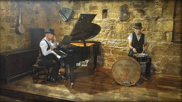 «Γυναίκες» η νέα παράσταση των Opera Chaotique με καλεσμένη την Ελένη Πέτα!