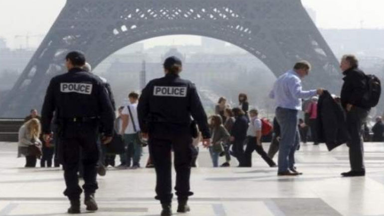 Γαλλία: Χειροπέδες σε 10 άτομα που φέρεται να ήθελαν να διαπράξουν επιθέσεις εναντίον πολιτικών προσώπων