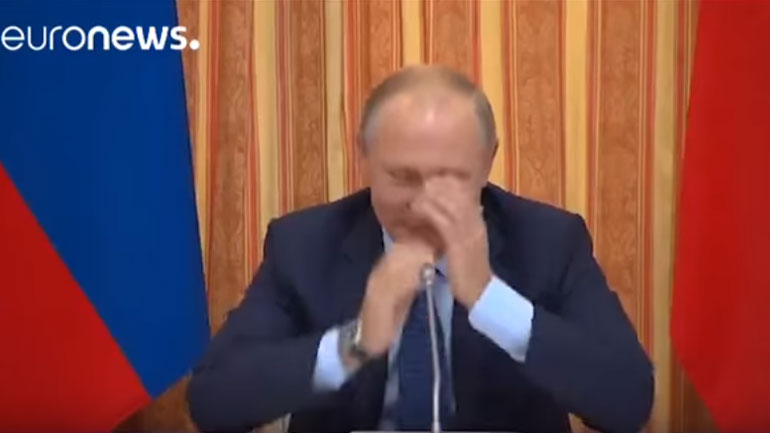 Βίντεο: Ο Πούτιν σκάει στα γέλια με… υπουργό του