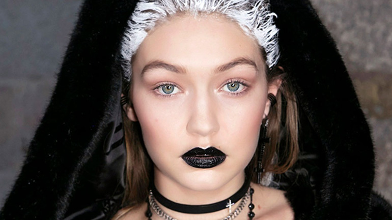 Μαύρο κραγιόν: Τόλμησε το και απελευθέρωσε την πιο dark πλευρά σου!