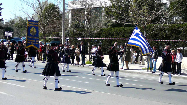 Θεσσαλονίκη: Πρόεδρος συλλόγου απαγόρευσε στις γυναίκες να κάνουν παρέλαση την 28η Οκτωβρίου