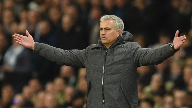 Μουρίνιο: «Δεν πάω στην Παρί Σεν Ζερμέν»