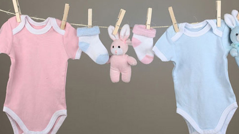 Γιατί κάποτε τα αγόρια φορούσαν ροζ ρούχα και τα κορίτσια μπλε;