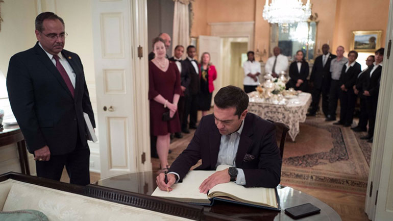 Το βιβλίο επισκεπτών του Blair House υπέγραψε ο Τσίπρας
