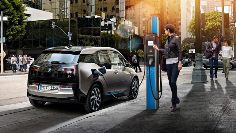 Σε έναν μήνα η BMW πούλησε 10.000 ηλεκτρικά αυτοκίνητα