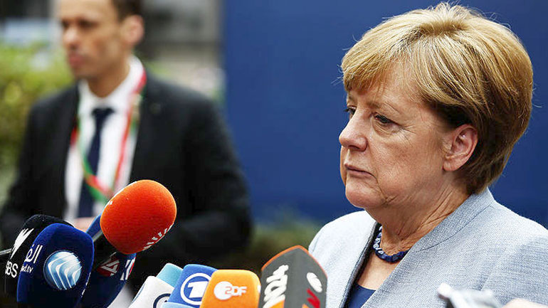 Η Mέρκελ επαινεί την Άγκυρα για το θέμα των προσφύγων