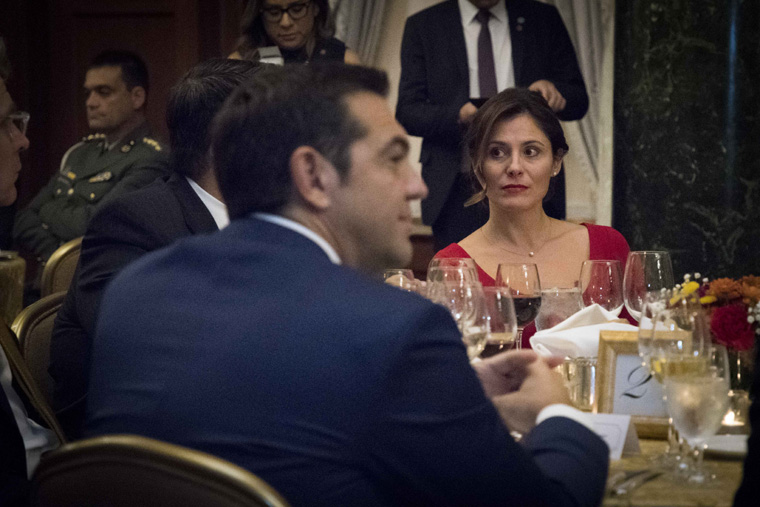 Εικόνα από το δείπνο που παραχώρησαν προς τιμήν του Έλληνα πρωθυπουργού και της συντρόφου του οι οργανώσεις ΑΗI και AHEPA