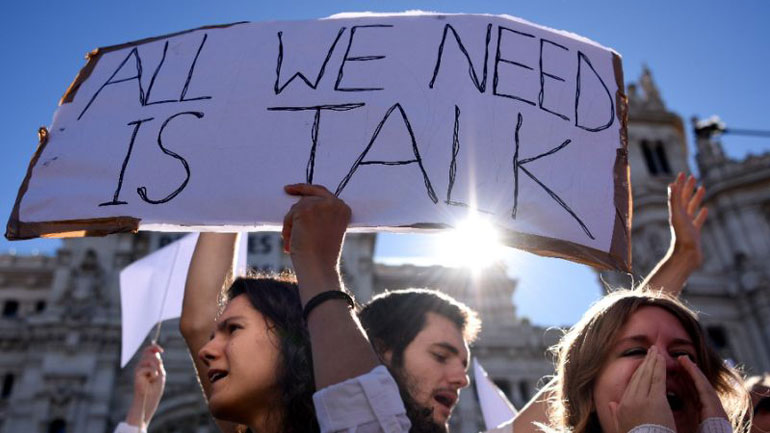 Καταλονία: Μαζικές αναλήψεις από τις τράπεζες σε ένδειξη διαμαρτυρίας