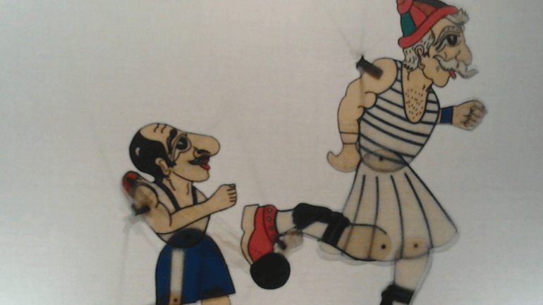 Ο Καραγκιόζης τρέχει στον γύρο της Αθήνας!