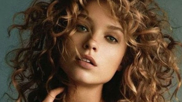 Δες πώς θα αποκτήσεις φυσικές μπούκλες χωρίς ψαλίδι!