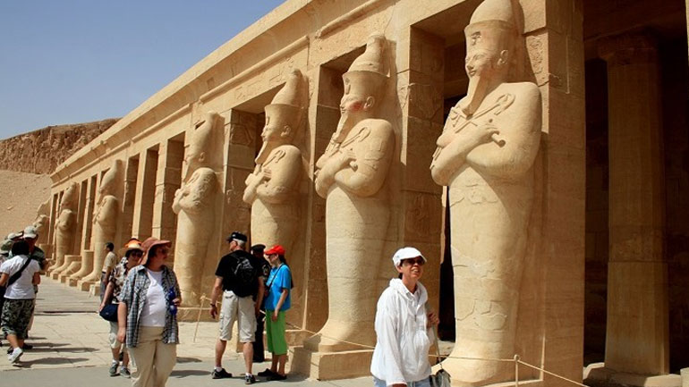 Αίγυπτος: Κατά 211,8% αυξήθηκαν τα έσοδα από τον τουρισμό το 2017 σε σχέση με το 2016