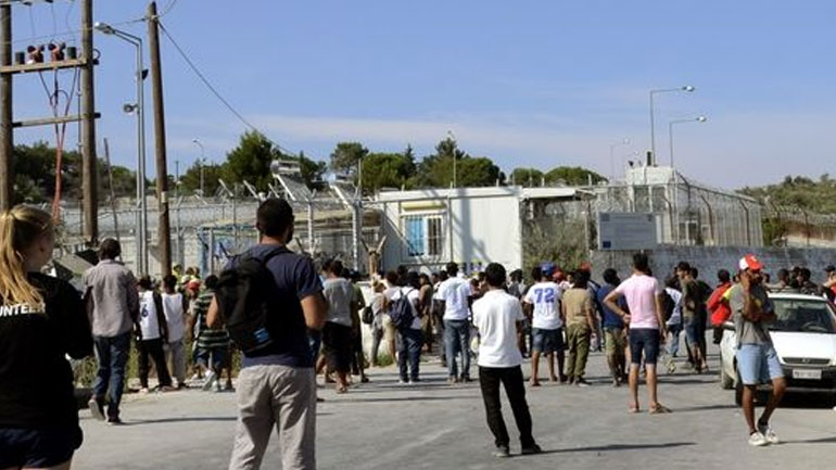 Διαμαρτυρία Αφγανών στο κέντρο της Μυτιλήνης