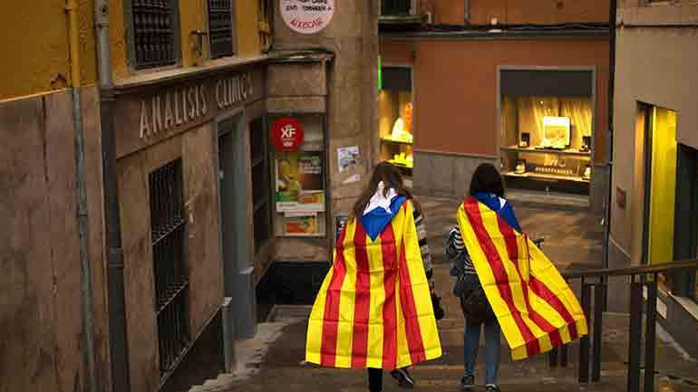 «Πραξικόπημα» και «επίθεση κατά της Δημοκρατίας», καταγγέλλει η πρόεδρος του καταλανικού κοινοβουλίου