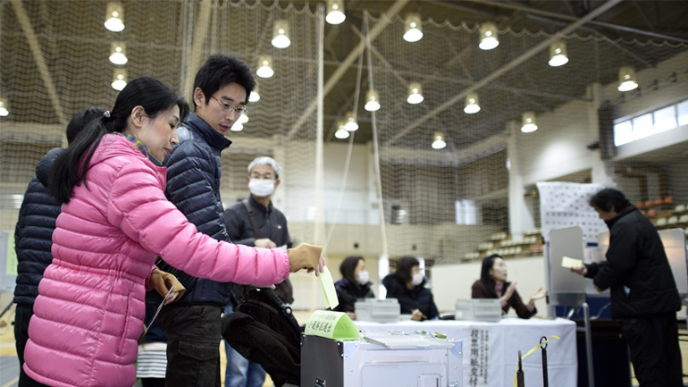 Ιαπωνία-βουλευτικές εκλογές: Η συμμετοχή είναι αυξημένη παρά την έλευση του τυφώνα Λαν
