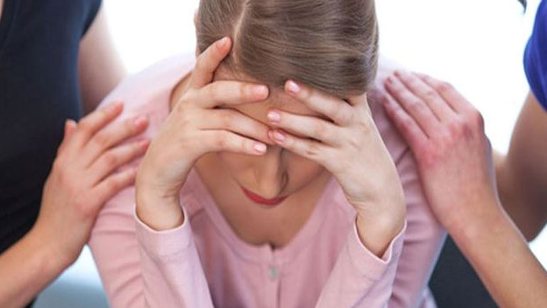 Πώς μπορείτε να βοηθήσετε κάποιον που παθαίνει κρίση πανικού