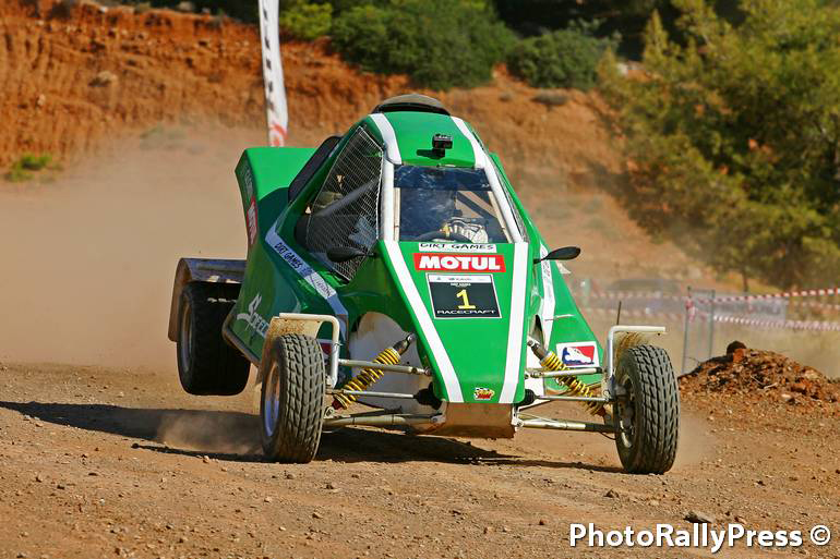 Ο Γιάννης - Μάριος Παπαδόπουλος σε ρόλο οδηγού αγώνων!