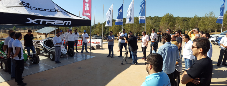 Είχε... κόσμο στην παρουσίαση της Speedcar στη Χαλκίδα