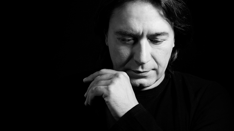 Ο Γιάννης Κότσιρας στον   Σταυρό του Νότου