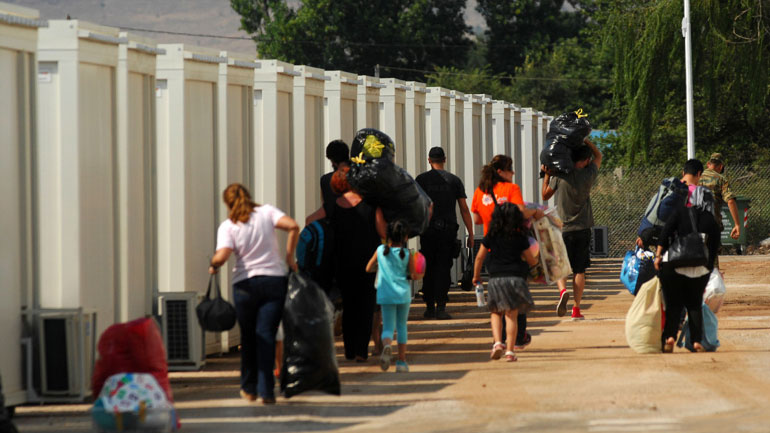 Τη μεταφορά προσφύγων στην ηπειρωτική Ελλάδα ζητούν 19 οργανώσεις από τον Αλ. Τσίπρα